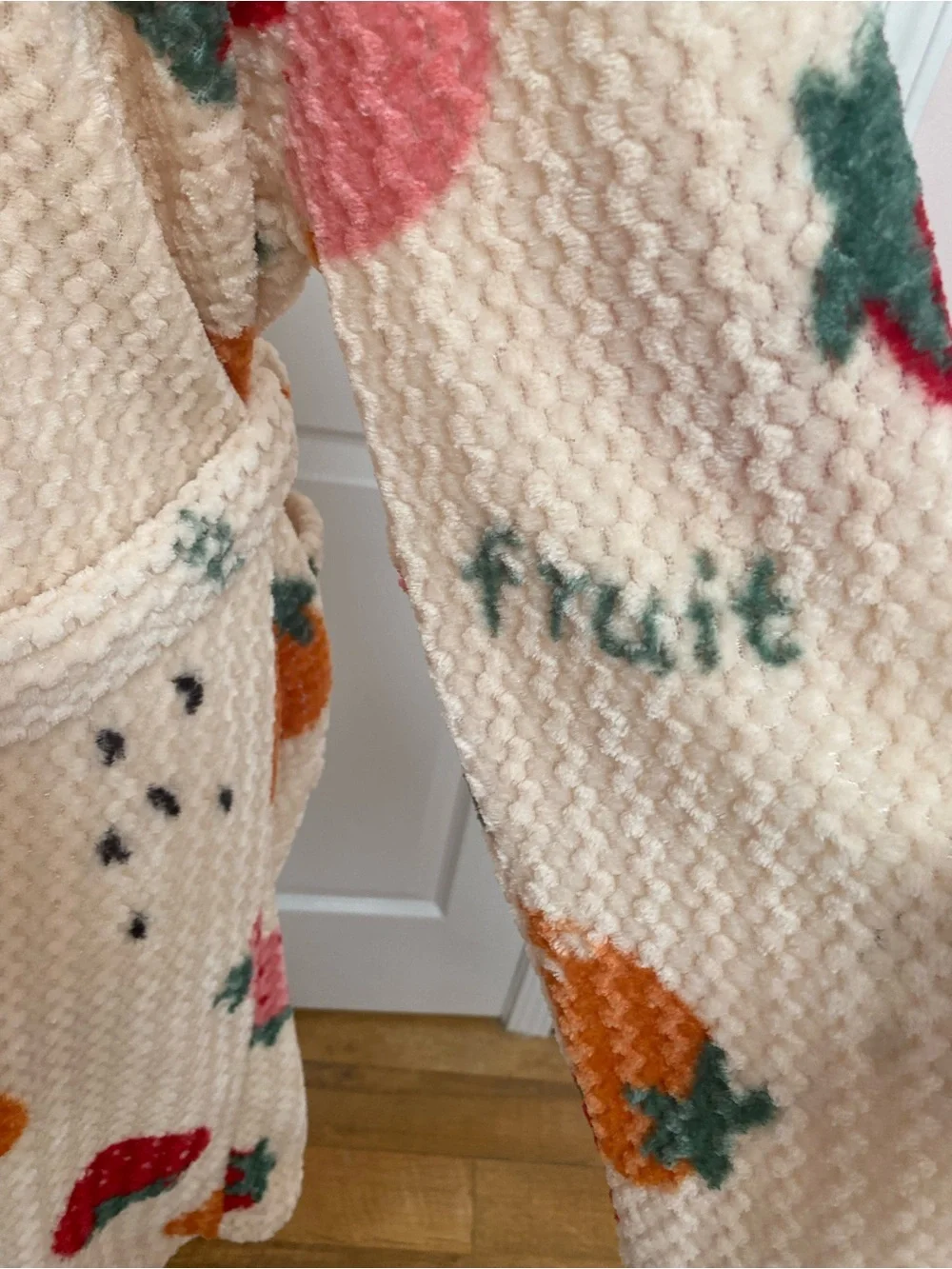 Source Unknown Cream Plush Robe with Pink, Orange and Green Fruit Print - Picture 4 of 4